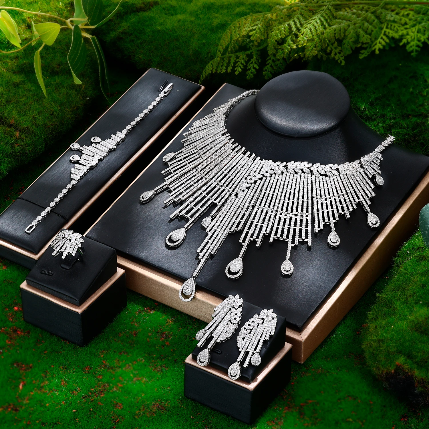2023 Popular 4-piece Cubic Zirconia Bridal Wedding Jewelry Set Geometry Saudi Arabia Nigeria Africa Luxury Bride
2023 Popular 4-piece Cubic Zirconia Bridal Wedding Jewelry Set Geometry Saudi Arabia Nigeria Africa Luxury Bride