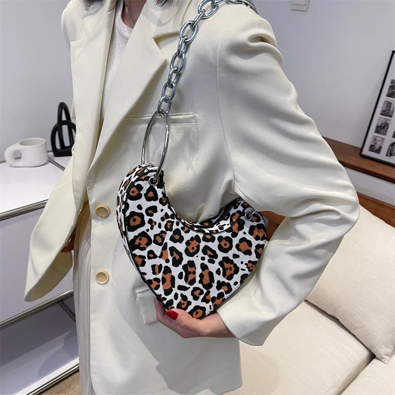 Fashion Heart Armpit Bags for Women New Chain Shoulder Bag Luxury Purses and Handbags Designer Leopard Print Tote Cute Clutch
Fashion Heart Armpit Bags for Women New Chain Shoulder Bag Luxury Purses and Handbags Designer Leopard Print Tote Cute Clutch
