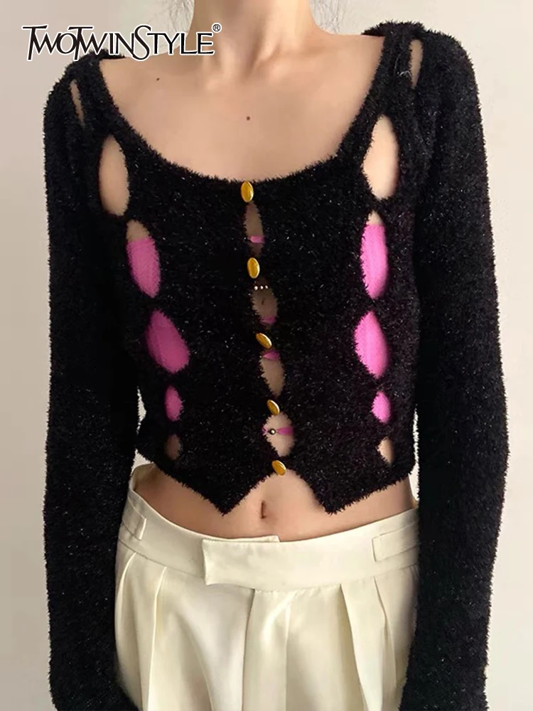 TWOTWINSTYLE Bright Silk Slimming Knitting Sweaters For Women Round Neck Long Sleeve Patchwork Button Hollow Out Sweater Female
TWOTWINSTYLE Bright Silk Slimming Knitting Sweaters For Women Round Neck Long Sleeve Patchwork Button Hollow Out Sweater Female