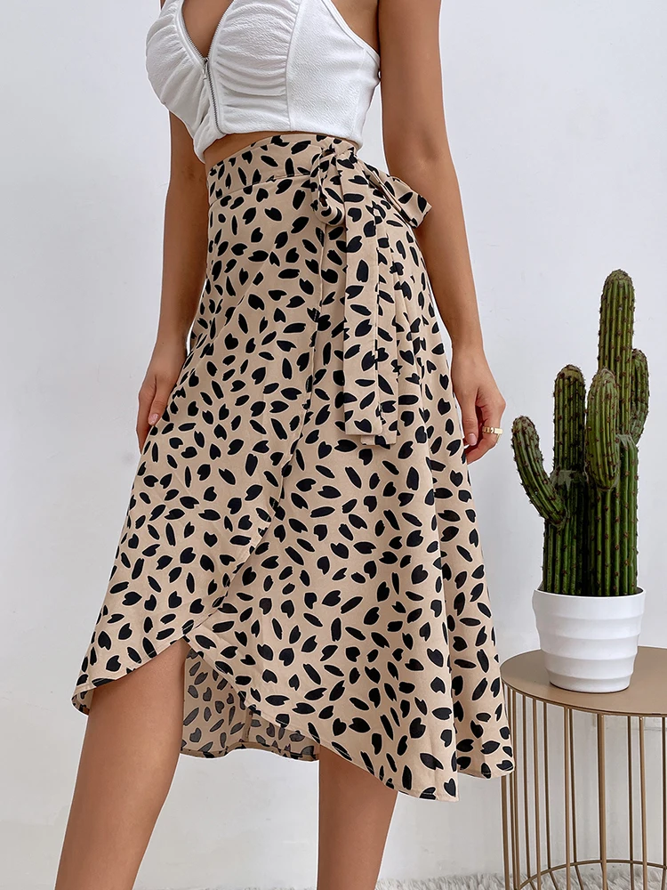 Summer 2022 Women Midi Skirt Printed High Waist Ruffle Hem Irregular Loose Tie-Up Skirts Female Ladies Below-Knee Split Bottoms
Summer 2022 Women Midi Skirt Printed High Waist Ruffle Hem Irregular Loose Tie-Up Skirts Female Ladies Below-Knee Split Bottoms