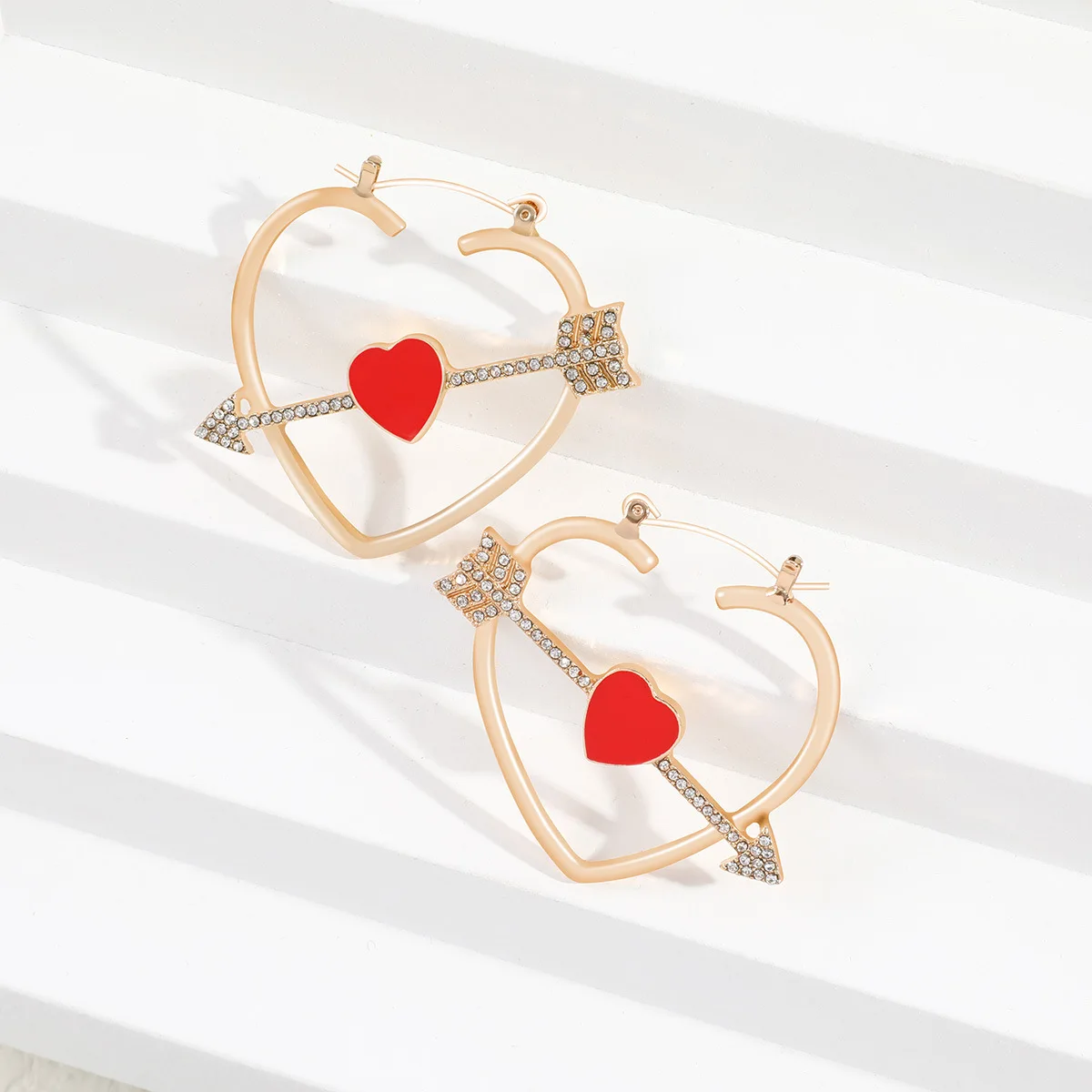 Hollow Red Heart Shape Cupid Love Arrow Earrings for Women Girls 2023 New Fashion Trendy Wedding Party Piercing Jewelry Earring
Hollow Red Heart Shape Cupid Love Arrow Earrings for Women Girls 2023 New Fashion Trendy Wedding Party Piercing Jewelry Earring