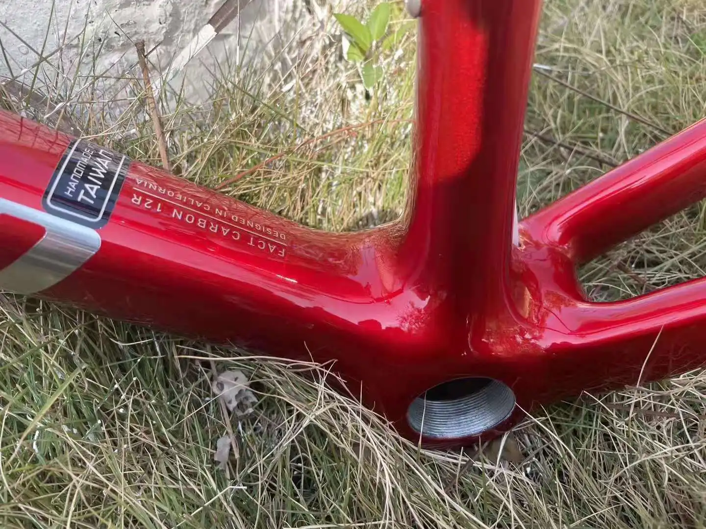 2022 new SL7 carbon fiber road bike frameset F-F14 internal thread routing BB30 BSA flat mount disc brake carbon fiber frame MTB
2022 new SL7 carbon fiber road bike frameset F-F14 internal thread routing BB30 BSA flat mount disc brake carbon fiber frame MTB