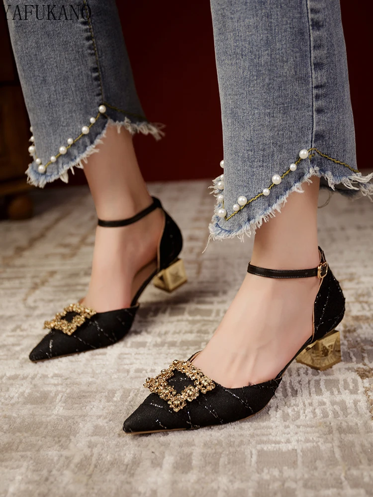 French Pointed Toe Chunky Heel Women Sandals 5Cm Ankle Buckle Mid Hollow High Heels Rhinestones Square Buckle Party Dress Pumps
French Pointed Toe Chunky Heel Women Sandals 5Cm Ankle Buckle Mid Hollow High Heels Rhinestones Square Buckle Party Dress Pumps