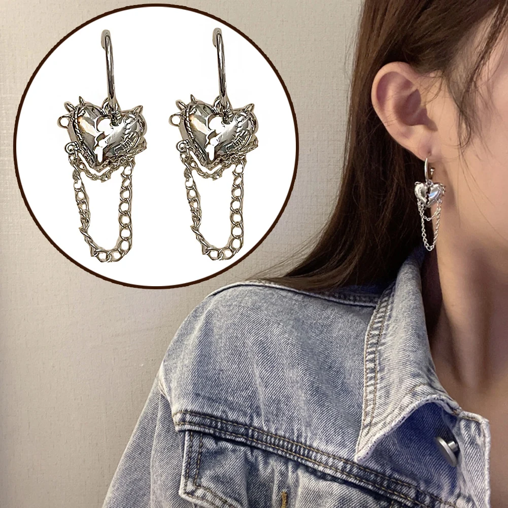 2022 Korean Fashion Cool Girl Hollow Heart Chain Tassel Dangle Earring For Women Girl Hip Hop Punk Vintage Chain Gothic Earrings
2022 Korean Fashion Cool Girl Hollow Heart Chain Tassel Dangle Earring For Women Girl Hip Hop Punk Vintage Chain Gothic Earrings