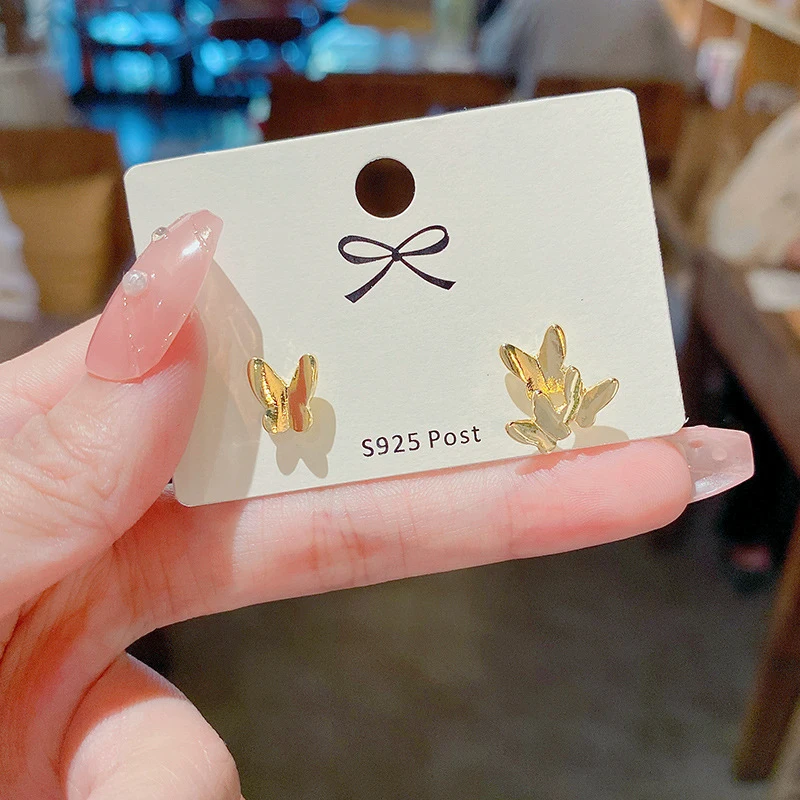 MOWAMUA ассиметричные Женские аксессуары для ушей в виде бабочек с искусственными драгоценными камнями 14K
MOWAMUA ассиметричные Женские аксессуары для ушей в виде бабочек с искусственными драгоценными камнями 14K