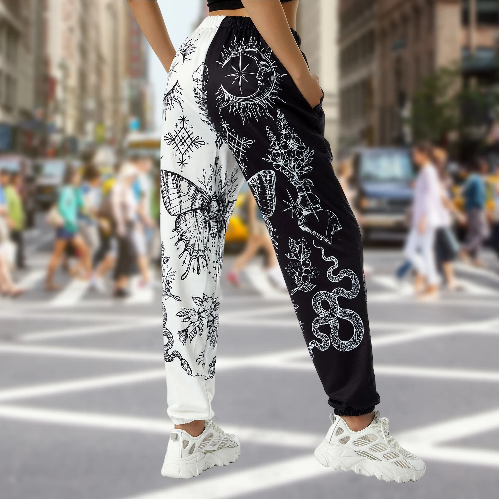 Mopping Sports Pants Printed Patchwork Casual Pants Smocked Waist Simple Breathable Fashion American Street for Outdoor Travel
Mopping Sports Pants Printed Patchwork Casual Pants Smocked Waist Simple Breathable Fashion American Street for Outdoor Travel