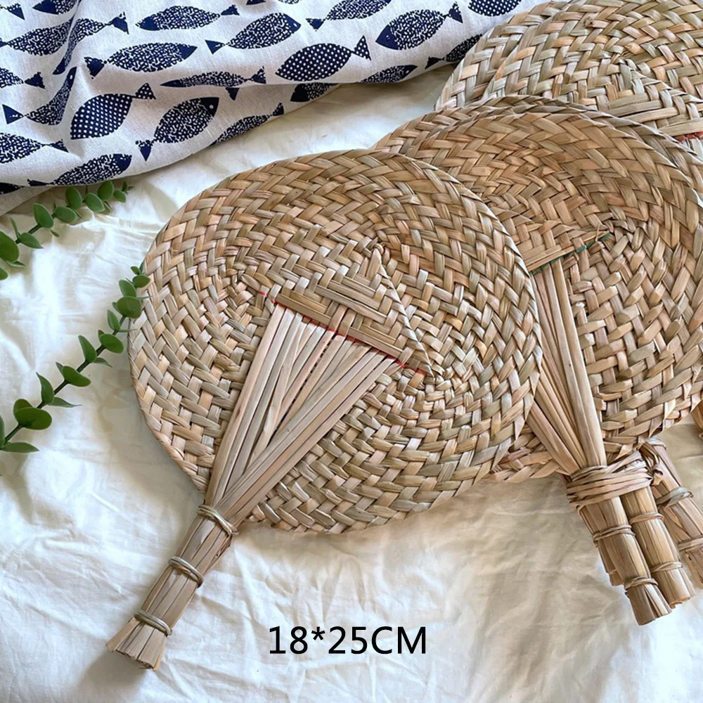 Декоративный плетеный веер ручной работы
Декоративный плетеный веер ручной работы