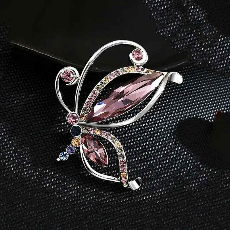Vintage Butterfly Crystal Brooch Temperament Brooch Anti Slip Buckle Suit High-end Corsage Personalized Accessories
Vintage Butterfly Crystal Brooch Temperament Brooch Anti Slip Buckle Suit High-end Corsage Personalized Accessories