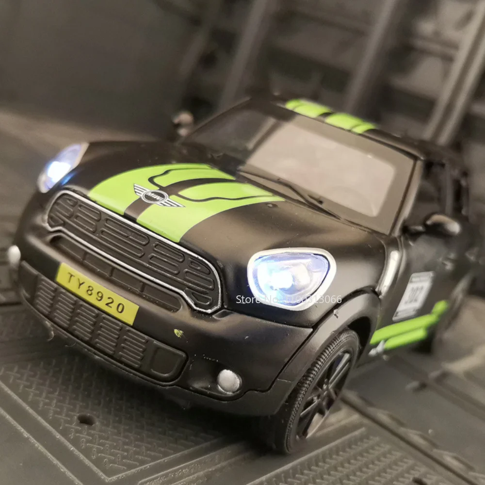 1/32 Mini Countryman Alloy Car Model High Simulation Diecasts Metal Toy Vehicles Pull Back Car Model Collection Kids Toy Gift
1/32 Mini Countryman Alloy Car Model High Simulation Diecasts Metal Toy Vehicles Pull Back Car Model Collection Kids Toy Gift