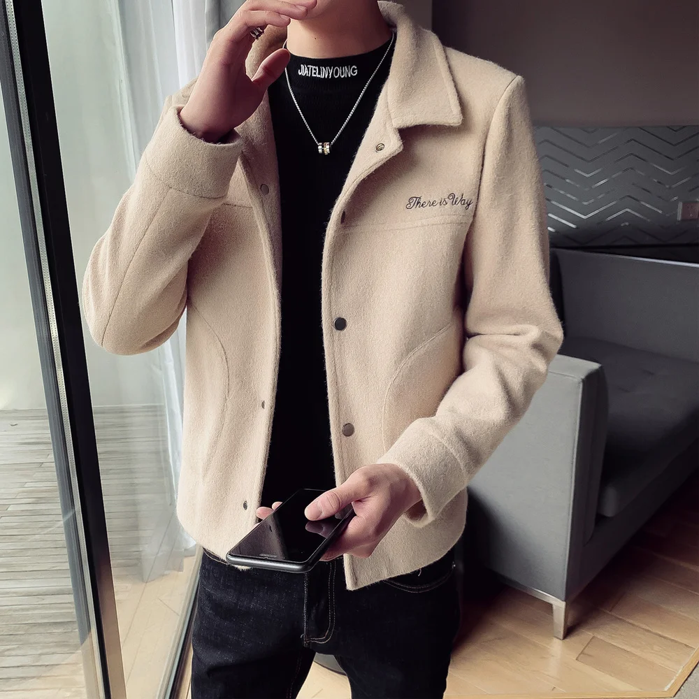 2021 Men's Wool Trench Coat Jacket Autumn Winter Slim Fit Short Casual Business Windbreaker Overcoat Streetwear Men Clothing
2021 Men's Wool Trench Coat Jacket Autumn Winter Slim Fit Short Casual Business Windbreaker Overcoat Streetwear Men Clothing