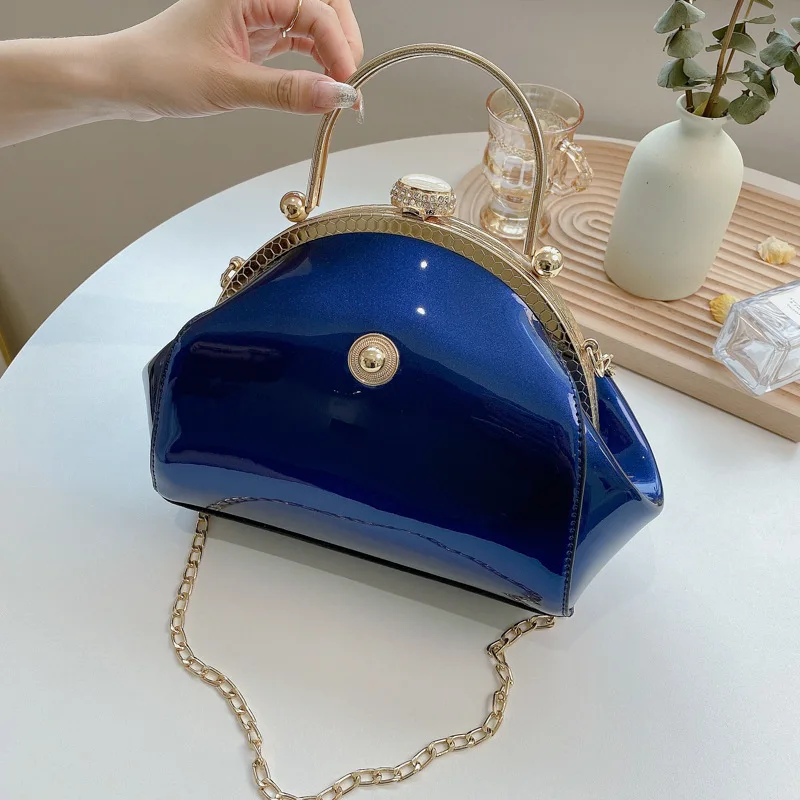 2022 Patent Leather Shoulder Bag Female Evening Party Tote Bags Brand Designer Metal Portable Handbags Women Chain Crossbody Bag
2022 Patent Leather Shoulder Bag Female Evening Party Tote Bags Brand Designer Metal Portable Handbags Women Chain Crossbody Bag