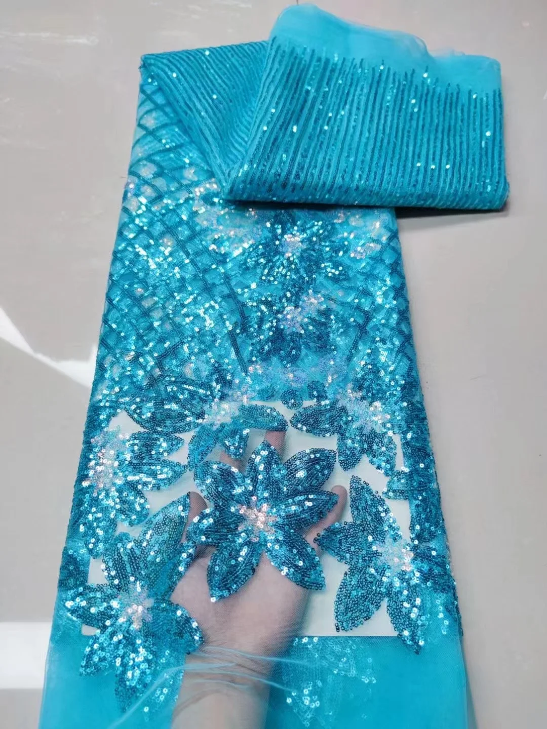 High Quality Sequins French Tulle African Lace Fabric 2022 Nigerian Lace Fabric Embroidery Mesh Lace Fabric Party Dress
High Quality Sequins French Tulle African Lace Fabric 2022 Nigerian Lace Fabric Embroidery Mesh Lace Fabric Party Dress