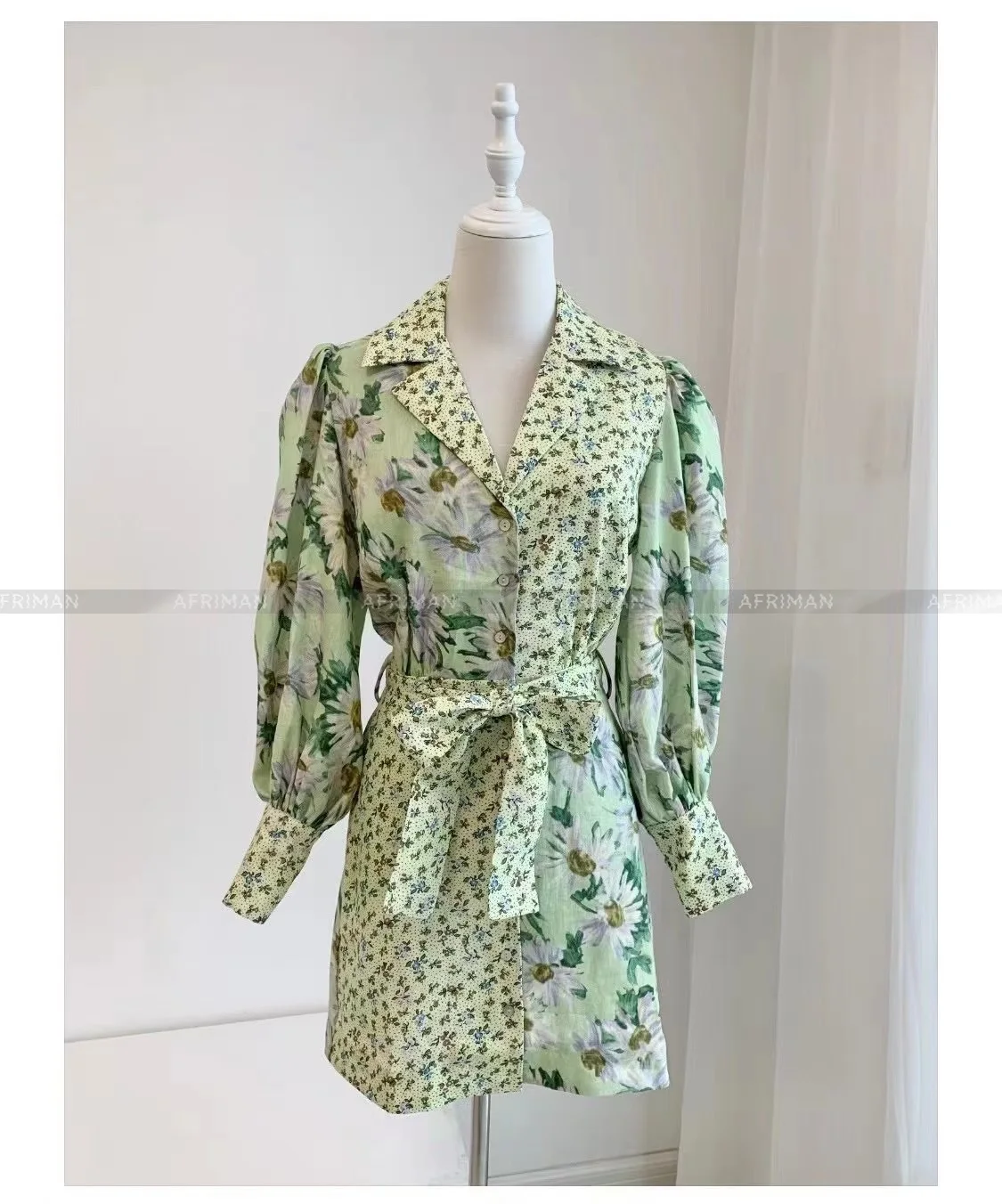 Women Notched Collar Long Sleeve Green Flower Print Patchwork Short Linen Dress with Belt
Women Notched Collar Long Sleeve Green Flower Print Patchwork Short Linen Dress with Belt