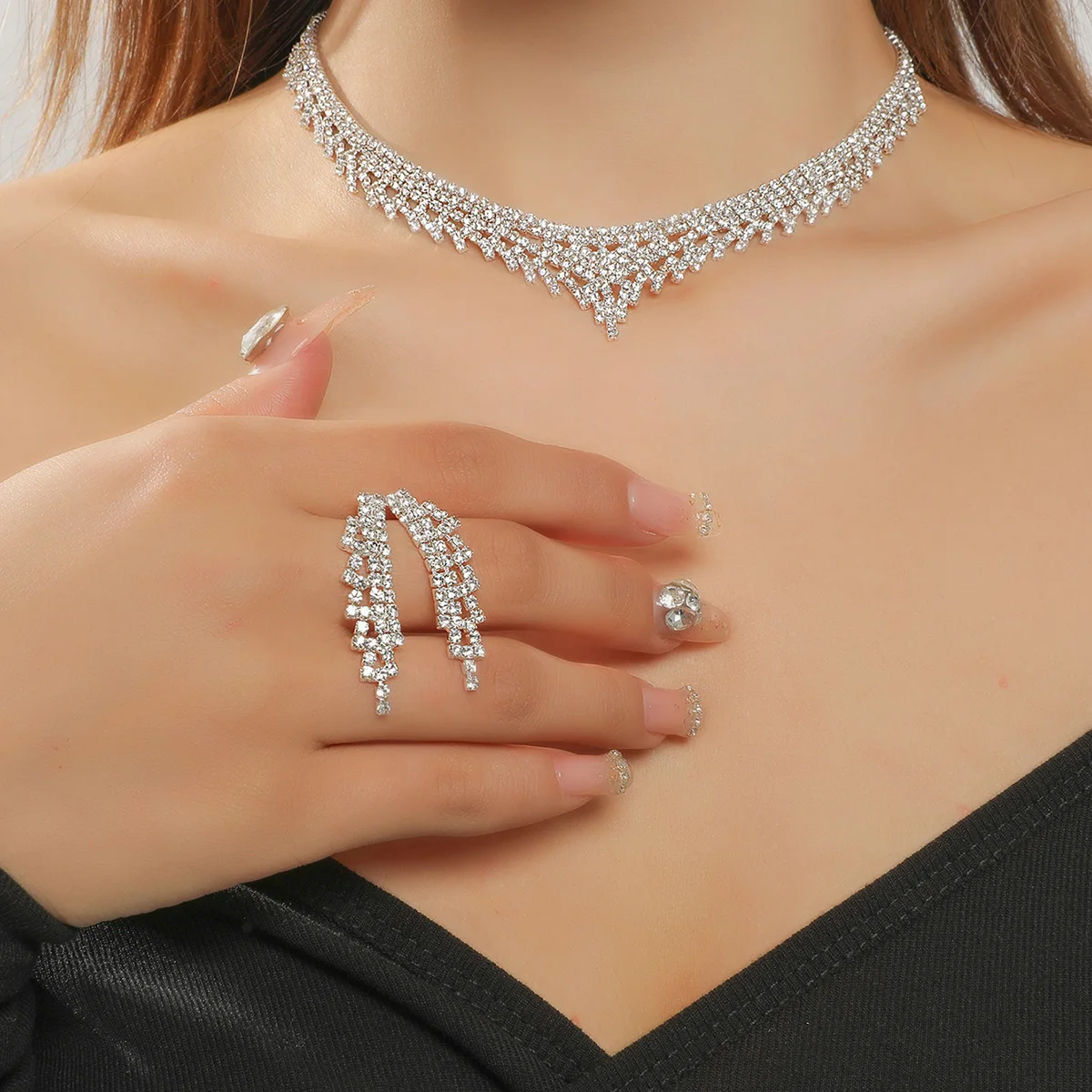 2022 Luxury Crystal Stone Pendant Necklace&Earrings For Women Silver Elegant Alloy Metal Wedding Jewelry Accessories Set
2022 Luxury Crystal Stone Pendant Necklace&Earrings For Women Silver Elegant Alloy Metal Wedding Jewelry Accessories Set