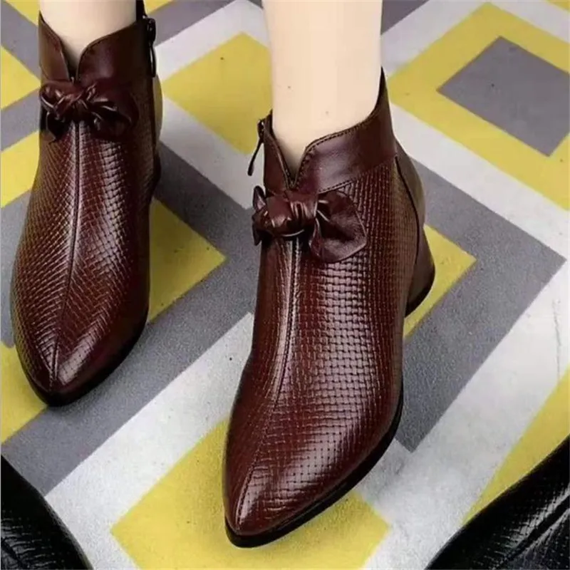 Women's barefoot shoes short boots ankle 2022 autumn and winter new women's casual thick soled shoes leather high heels
Women's barefoot shoes short boots ankle 2022 autumn and winter new women's casual thick soled shoes leather high heels