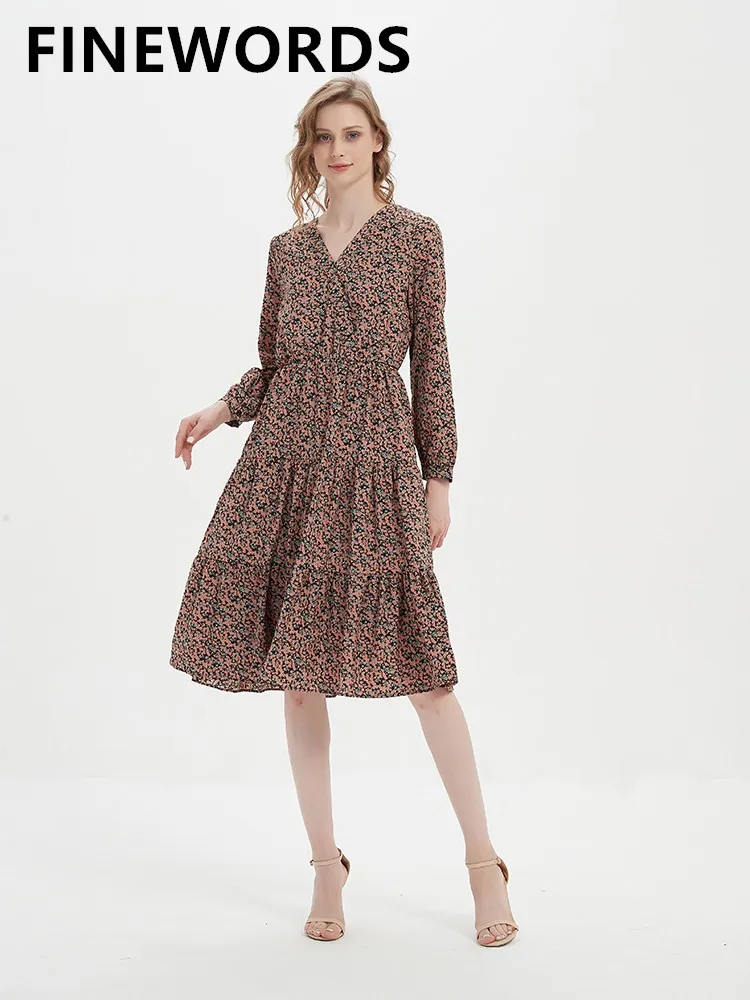 FINEWORDS V Neck Vintage Floral Dress 2022 Spring Printed Chiffon Ruffles Dress Long Sleeve Boho Elegant Summer Midi Party Dress
FINEWORDS V Neck Vintage Floral Dress 2022 Spring Printed Chiffon Ruffles Dress Long Sleeve Boho Elegant Summer Midi Party Dress