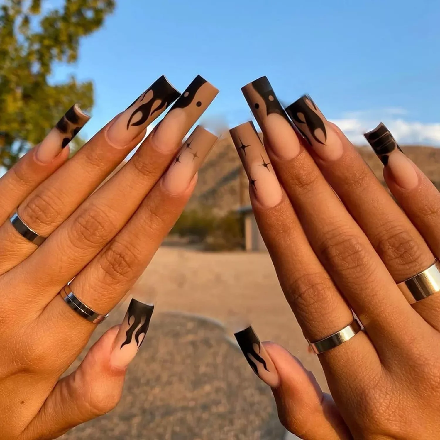 24Pcs Detachable Long Ballerina French False Nails With Design Leopard Wearable Fake Nails Wavy Line Flame Full Cover Nail Tips 
24Pcs Detachable Long Ballerina French False Nails With Design Leopard Wearable Fake Nails Wavy Line Flame Full Cover Nail Tips