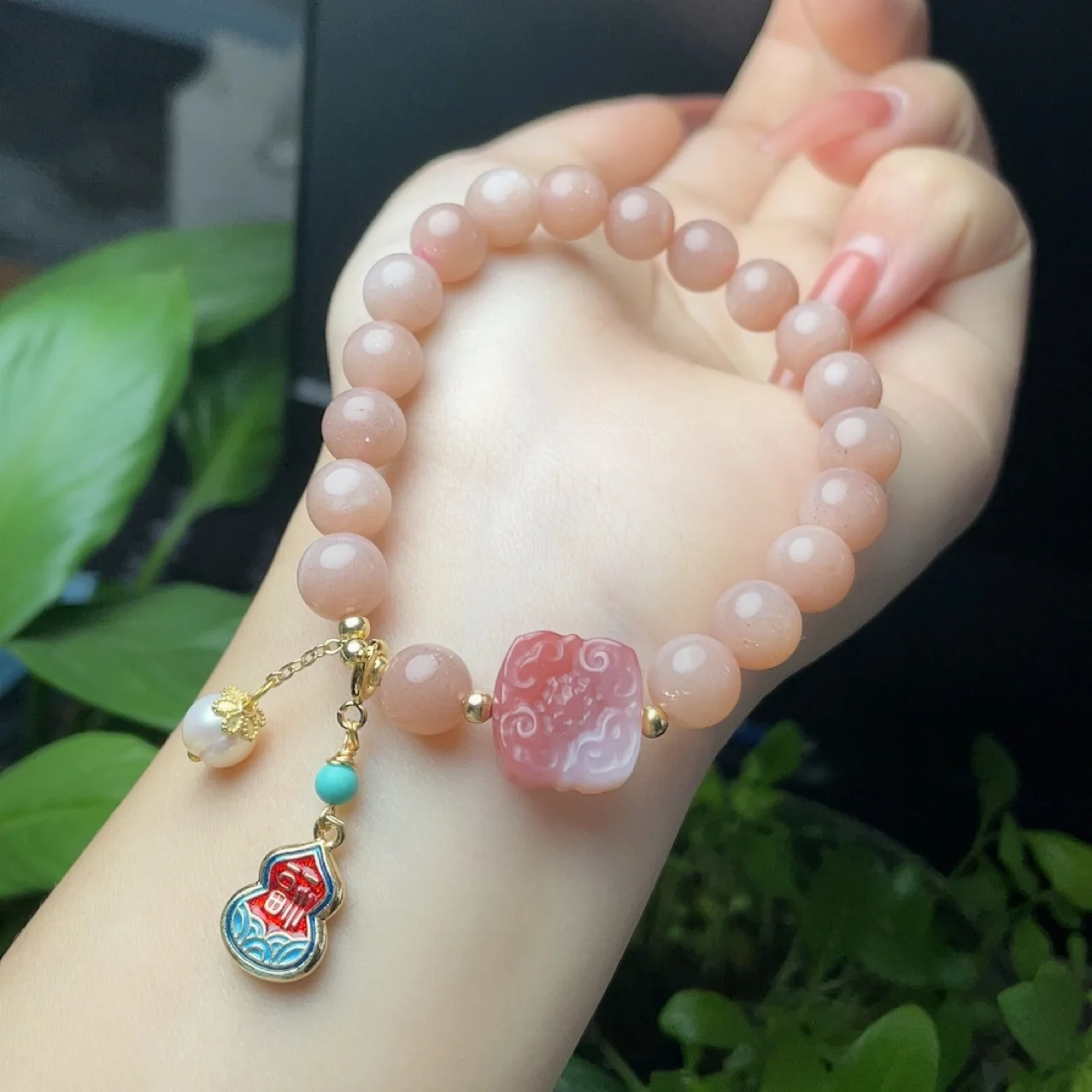 Sun Stone Hand Chain Women's Accessories Fu Zi Gourd Salt Source Pearl Versatile Fashion Fairy Advanced Bracelet
Sun Stone Hand Chain Women's Accessories Fu Zi Gourd Salt Source Pearl Versatile Fashion Fairy Advanced Bracelet