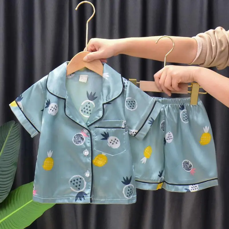 Детский пижамный комплект, Летний Детский костюм, детская одежда для маленьких мальчиков и девочек, Шелковый Атласный топ с мультяшным прин... 
Детский пижамный комплект, Летний Детский костюм, детская одежда для маленьких мальчиков и девочек, Шелковый Атласный топ с мультяшным прин...