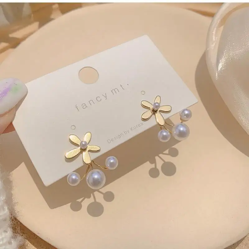 Sterling Silver 925 New Fashion Pearl Flower Ear Studs Japanese And Korean Style Earrings For Women As Holiday Gifts For Friends
Sterling Silver 925 New Fashion Pearl Flower Ear Studs Japanese And Korean Style Earrings For Women As Holiday Gifts For Friends