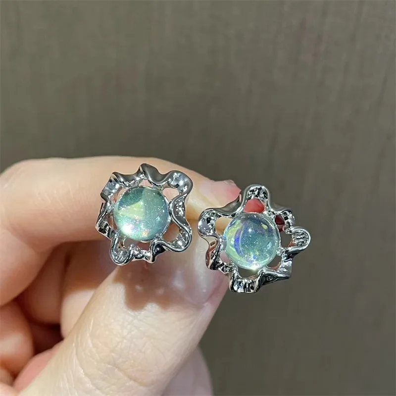 Vintage Irregular Flower Moonstone Earrings for Women Girls Geometric Silver Plated Stud Earrings Exquisite Charm Party Jewelry
Vintage Irregular Flower Moonstone Earrings for Women Girls Geometric Silver Plated Stud Earrings Exquisite Charm Party Jewelry
