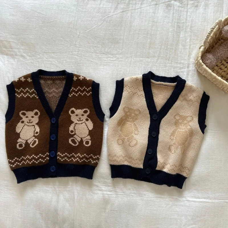 Autumn Winter cute Kids cartoon bear knitted waistcoats Korean style Children unisex warm sleeveless Jacquard cardigan
Autumn Winter cute Kids cartoon bear knitted waistcoats Korean style Children unisex warm sleeveless Jacquard cardigan