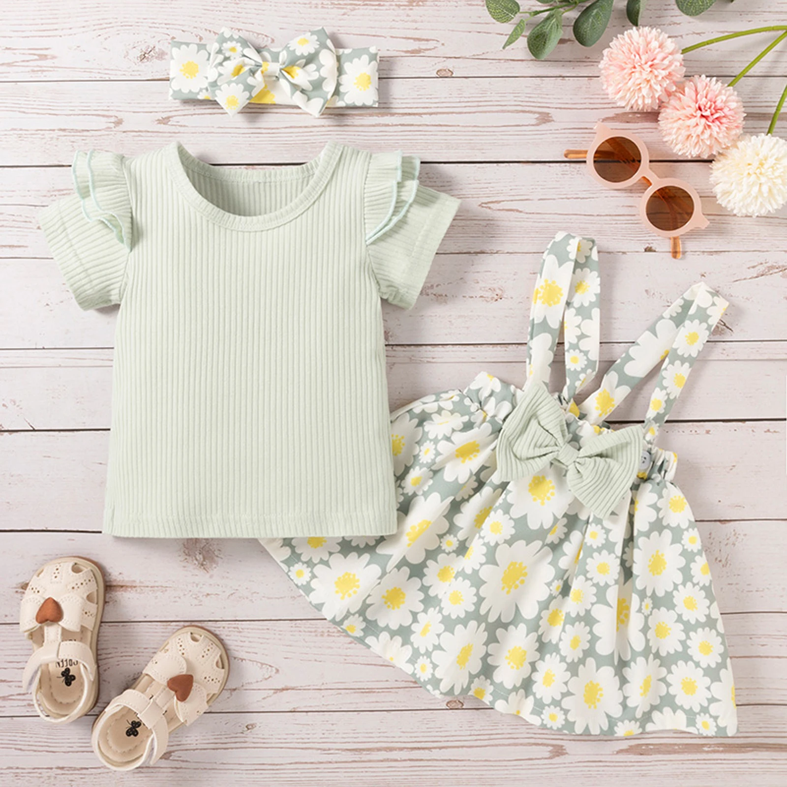 1-4 Years Baby Girls 3pcs Skirt Suit, Plain Ribbed Ruffle O-neck T-shirt, Flowers Bow Short Pleated Skirt, Bow Headband Set
1-4 Years Baby Girls 3pcs Skirt Suit, Plain Ribbed Ruffle O-neck T-shirt, Flowers Bow Short Pleated Skirt, Bow Headband Set