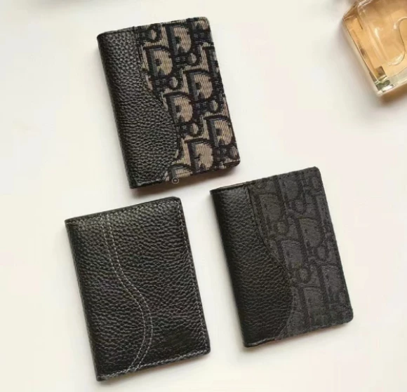 2023 Autumn New Cowhide Card Bag Elegant Print Wallet
2023 Autumn New Cowhide Card Bag Elegant Print Wallet