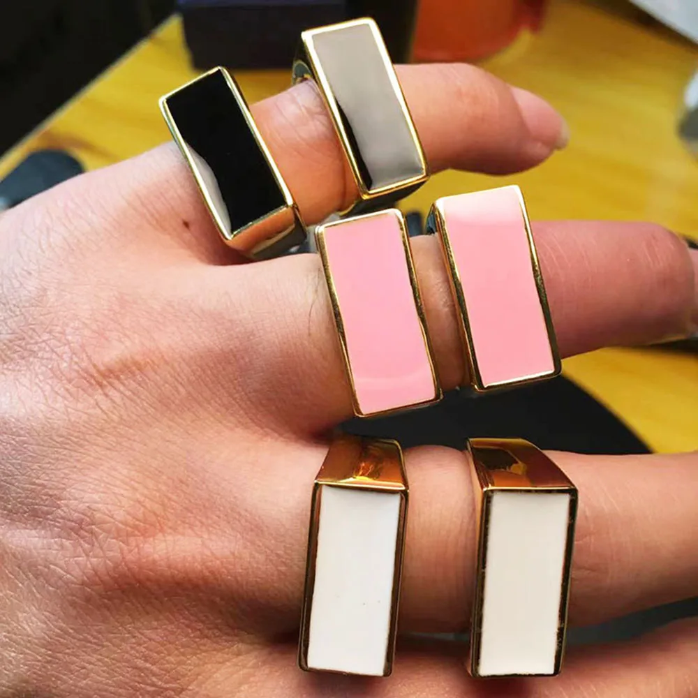 New enamel color hip-hop men's and women's titanium steel personality simple street style birthday gift gift jewelry
New enamel color hip-hop men's and women's titanium steel personality simple street style birthday gift gift jewelry