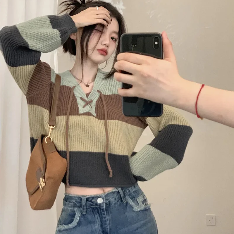 Contrast Lace-Up V-Neck Sweater Ladies Preppy Style Basic Long Sleeve Knitted Pullovers Women 2023 Autumn Loose Knitwear
Contrast Lace-Up V-Neck Sweater Ladies Preppy Style Basic Long Sleeve Knitted Pullovers Women 2023 Autumn Loose Knitwear