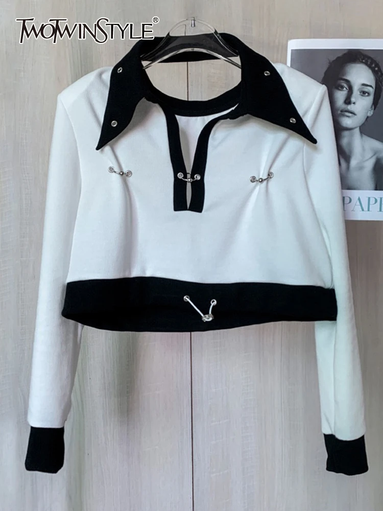 TWOTWINSTYLE Loose Patchwork Colorblock T Shirt For Women Lapel Long Sleeve Cut Out Spring Fashion T Shirts Female Clothing New
TWOTWINSTYLE Loose Patchwork Colorblock T Shirt For Women Lapel Long Sleeve Cut Out Spring Fashion T Shirts Female Clothing New