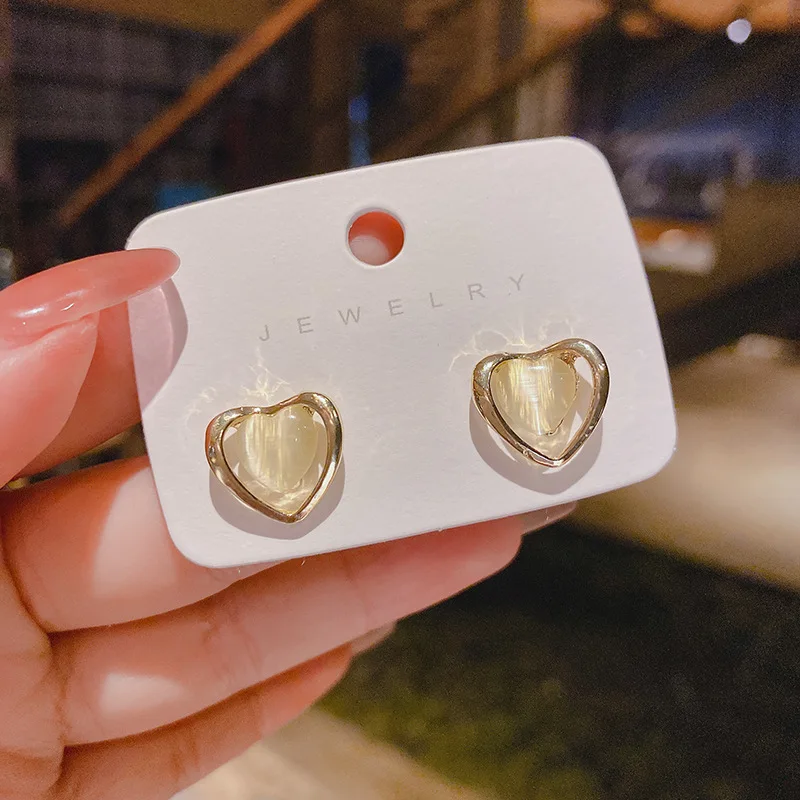 925 Silver Needle Japanese and Korean Gentle and Cute Temperament Love Cat's Eye Hollow Ear Studs Earrings Wholesale
925 Silver Needle Japanese and Korean Gentle and Cute Temperament Love Cat's Eye Hollow Ear Studs Earrings Wholesale