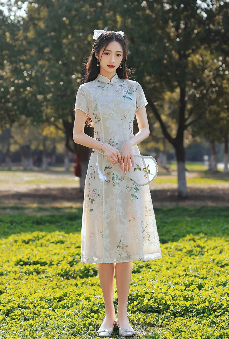 Винтажное шифоновое платье-Ципао с воротником-стойкой и разрезом, с коротким рукавом и пуговицами ручной работы, китайское женское свадебное платье 
Винтажное шифоновое платье-Ципао с воротником-стойкой и разрезом, с коротким рукавом и пуговицами ручной работы, китайское женское свадебное платье