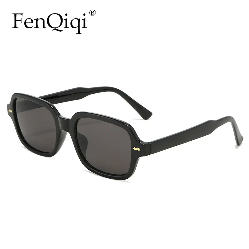 Летние Новые маленькие квадратные солнцезащитные очки трендовые черные очки градиентные женские очки цельные очки UV400 
Летние Новые маленькие квадратные солнцезащитные очки трендовые черные очки градиентные женские очки цельные очки UV400