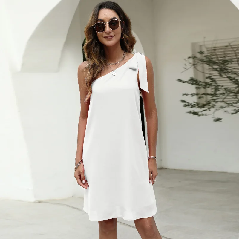 White Solid Sexy One-Shoulder Diagonal Collar Asymmetrical Dress for Women Summer Sleeveless Backless Mini Club Dress 2022
White Solid Sexy One-Shoulder Diagonal Collar Asymmetrical Dress for Women Summer Sleeveless Backless Mini Club Dress 2022