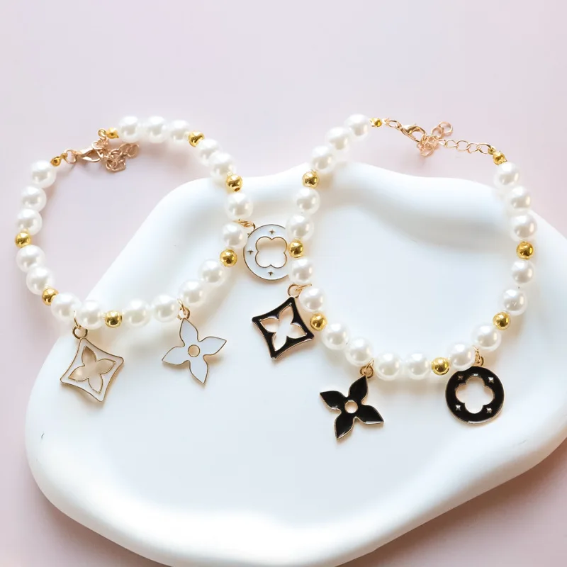 1PCS Pearl Cat Dog Collar Necklace Adjustable Fashion Pets Accessories Cats Photo High Level Collars
1PCS Pearl Cat Dog Collar Necklace Adjustable Fashion Pets Accessories Cats Photo High Level Collars