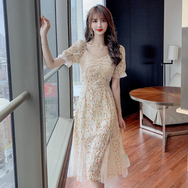 Женские Платья с цветочным принтом, летнее богемное элегантное ТРАПЕЦИЕВИДНОЕ ПЛАТЬЕ в корейском ретро-стиле с V-образным вырезом и высокой... 
Женские Платья с цветочным принтом, летнее богемное элегантное ТРАПЕЦИЕВИДНОЕ ПЛАТЬЕ в корейском ретро-стиле с V-образным вырезом и высокой...