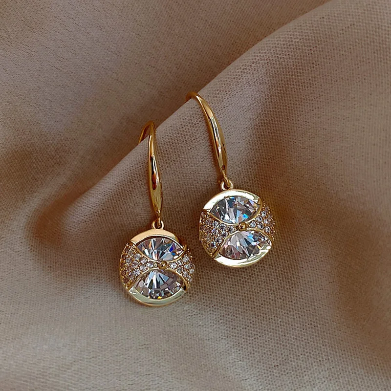 2022 Gorgeous Dangle Earrings Women for Evening Party Elegant Accessories with Cubic Glass Filledia Brilliant New Jewelry
2022 Gorgeous Dangle Earrings Women for Evening Party Elegant Accessories with Cubic Glass Filledia Brilliant New Jewelry