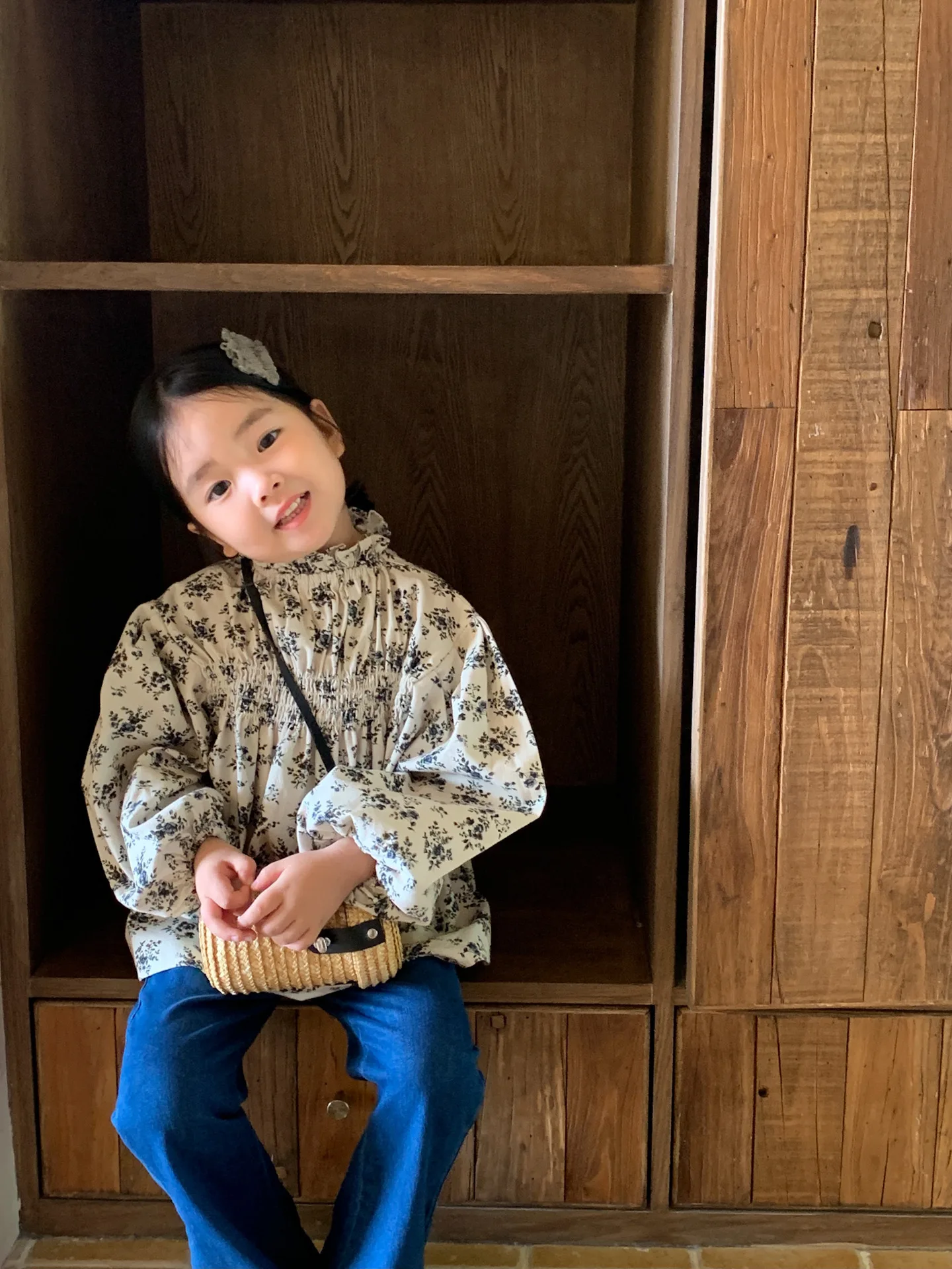 Children's Clothes 2023 Autumn Korean New Baby Girls Blouses Cotton Long Sleeve Floral Tops 2-6Year Kids Girls Loose Doll Shirts
Children's Clothes 2023 Autumn Korean New Baby Girls Blouses Cotton Long Sleeve Floral Tops 2-6Year Kids Girls Loose Doll Shirts