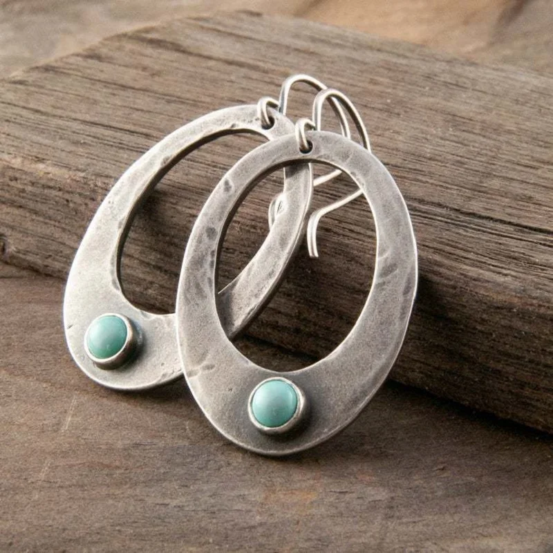 Retro Bohemia Style Oval Hollow Metal Drop Earring Small Turquoise Earrings For Women Anniversary Party Jewelry pendientes mujer
Retro Bohemia Style Oval Hollow Metal Drop Earring Small Turquoise Earrings For Women Anniversary Party Jewelry pendientes mujer