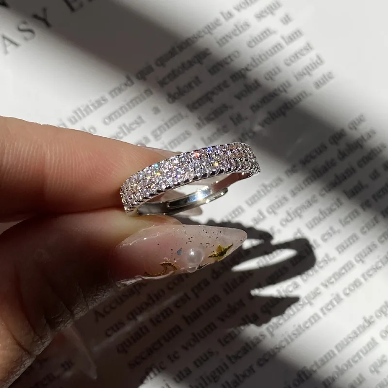Classic three row small broken zirconium diamond ring for women in Europe and America
Classic three row small broken zirconium diamond ring for women in Europe and America