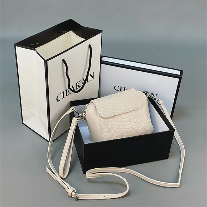 High Quality Small Bag for Women 2022 New Trendy Fashion All Match Serpentine Mini Shoulder Bag Texture Messenger Chain Bag Cc
High Quality Small Bag for Women 2022 New Trendy Fashion All Match Serpentine Mini Shoulder Bag Texture Messenger Chain Bag Cc