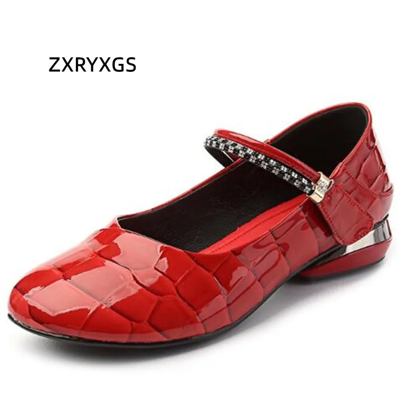 ZXRYXGS Premium Cowhide Patent Leather High-end Banquet Shoes Woman Low Heels 2023 Soft Sole Comfort Fashion Shoes Plus Size 43
ZXRYXGS Premium Cowhide Patent Leather High-end Banquet Shoes Woman Low Heels 2023 Soft Sole Comfort Fashion Shoes Plus Size 43