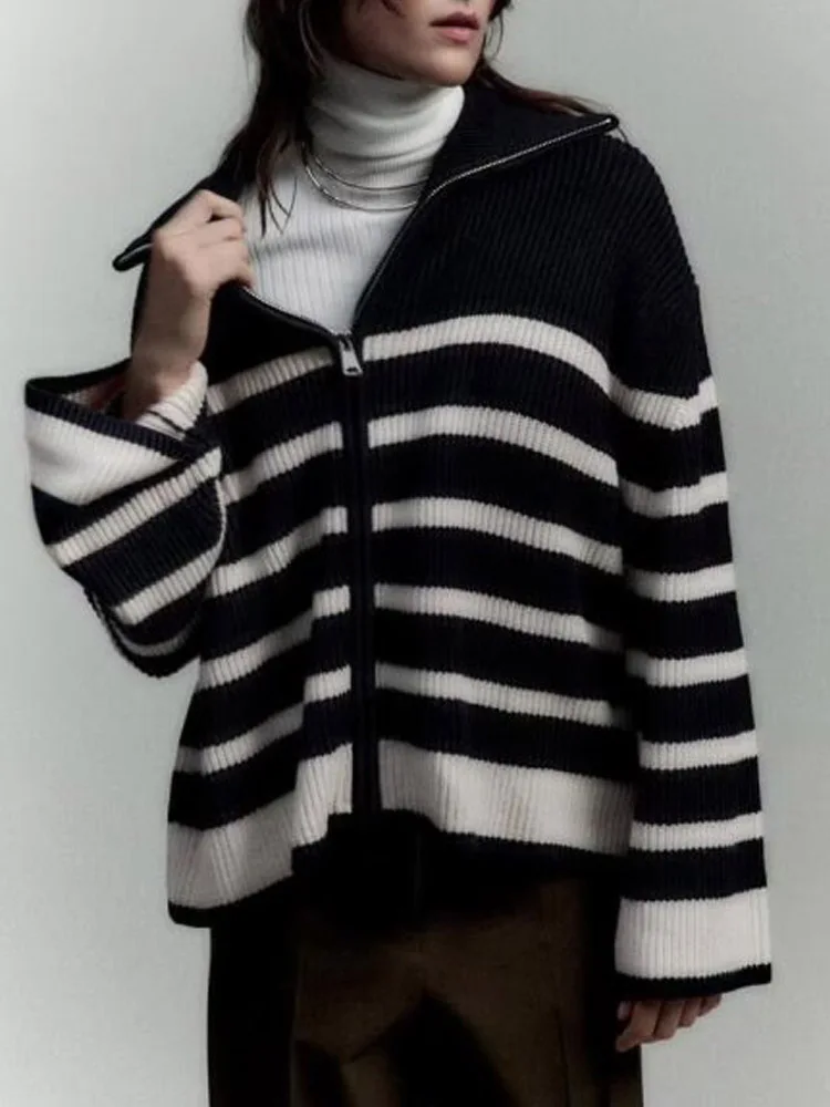 Kumsvag 2022 Autumn Winter Women Knitting Striped Sweaters Fashion Loose Turn-down Collar Female ELegant Street Cardigan Sweater
Kumsvag 2022 Autumn Winter Women Knitting Striped Sweaters Fashion Loose Turn-down Collar Female ELegant Street Cardigan Sweater