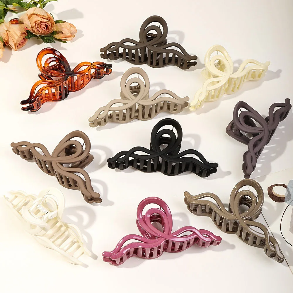 Large Double Cross Wave Hair Claws Irregular Hair Clip For Women Headwear Ponytail Hairpin Frosted Crab Clip Simple Barrettes
Large Double Cross Wave Hair Claws Irregular Hair Clip For Women Headwear Ponytail Hairpin Frosted Crab Clip Simple Barrettes