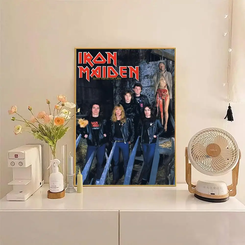 Картина Iron Maidenс каллиграфией на холсте
Картина Iron Maidenс каллиграфией на холсте