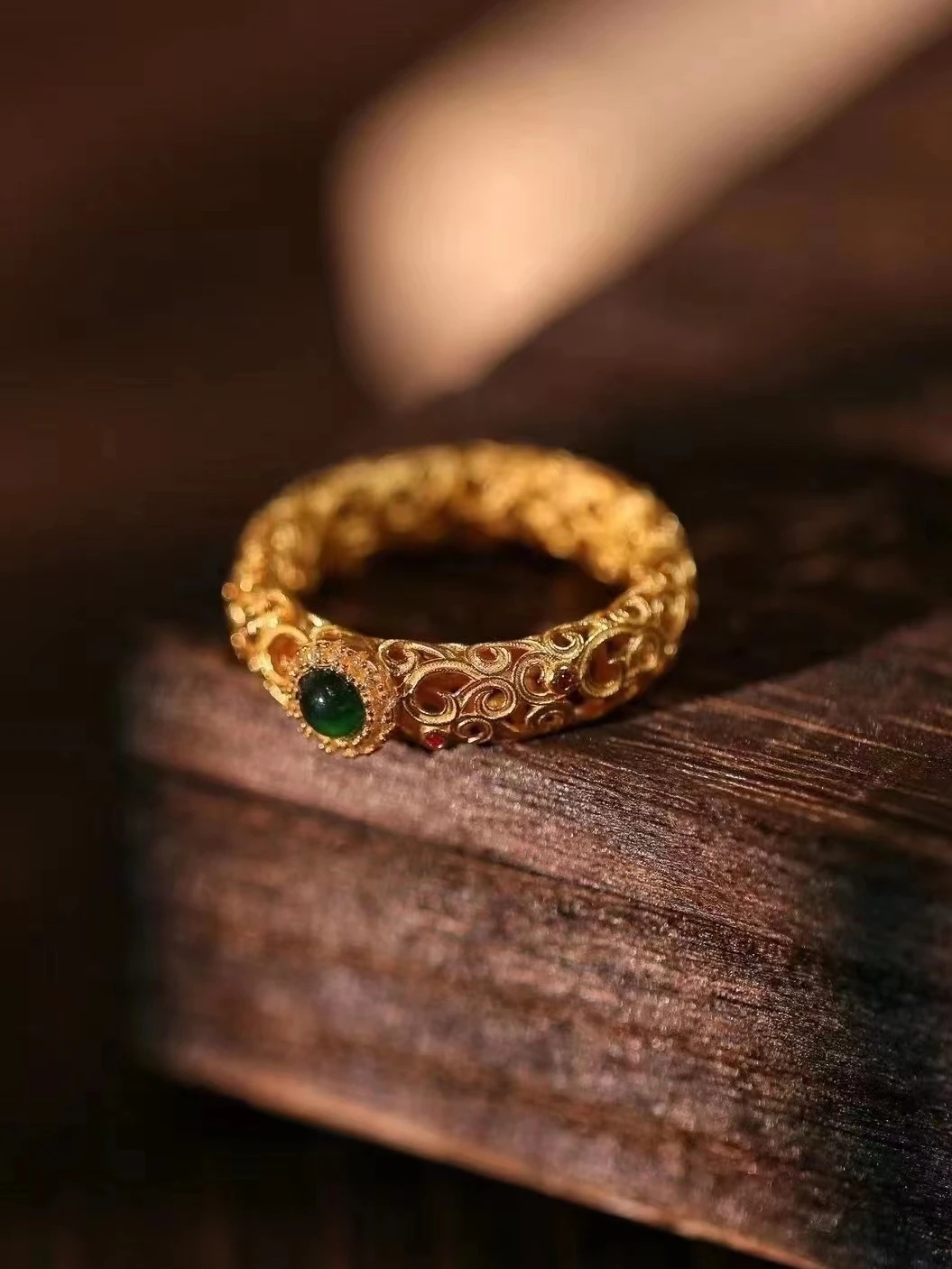 925 Sterling Silver, Ancient Law, Gold, Advanced Sense, Vintage Filigree, Chinese Style, Green Ring Face
925 Sterling Silver, Ancient Law, Gold, Advanced Sense, Vintage Filigree, Chinese Style, Green Ring Face