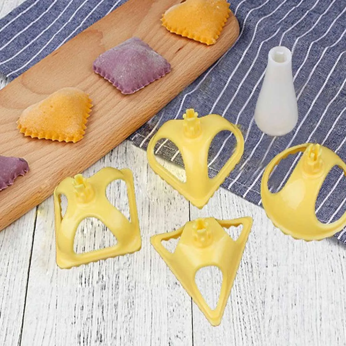 4pcs/set Plastic Dumpling Molds 4 Shapes Dumpling Press Tool Chinese Jiaozi Kitchen Tool Cooking Pastry Dumpling Mold Kitchen Su
4pcs/set Plastic Dumpling Molds 4 Shapes Dumpling Press Tool Chinese Jiaozi Kitchen Tool Cooking Pastry Dumpling Mold Kitchen Su