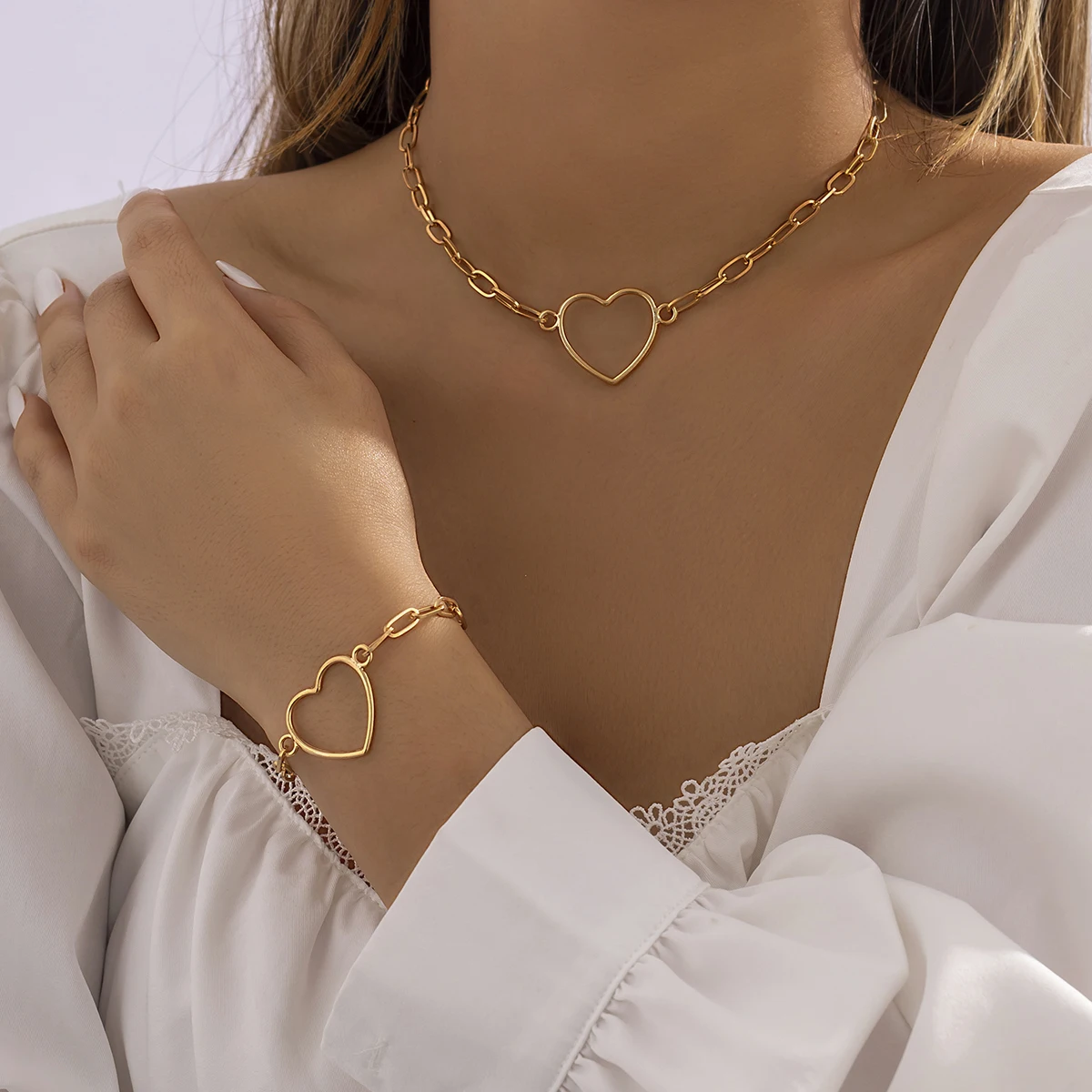 Lacteo Set Minimalism Hollow Heart Pendant Metal Necklace Link Neck Chain for Women Men Friends Collar Gifts Jewelry Accessories
Lacteo Set Minimalism Hollow Heart Pendant Metal Necklace Link Neck Chain for Women Men Friends Collar Gifts Jewelry Accessories