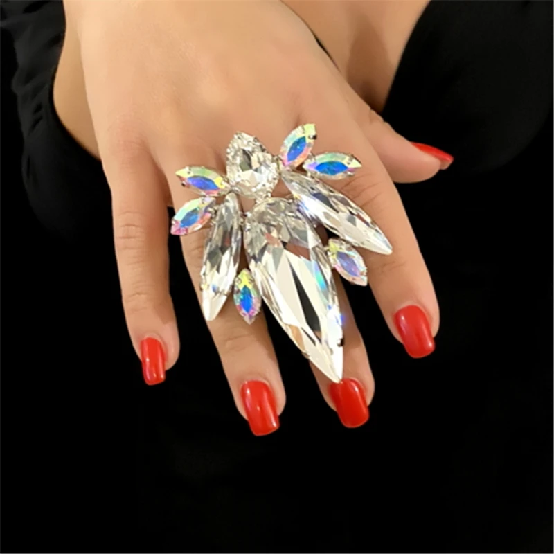 Fashion Crystal Oversized Flower Open Finger Ring Decoration for Women Rhinestone Geometric Big Gemstone Adjustable Big Rings 
Fashion Crystal Oversized Flower Open Finger Ring Decoration for Women Rhinestone Geometric Big Gemstone Adjustable Big Rings
